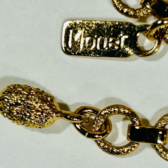 Vintage Monet Brushed Goltine Linked Necklace ~ Excellent - Picture 5 of 5